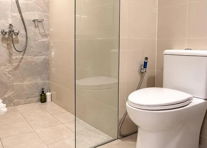 Deluxe 1, 2, & 3 Bedroom - Ocean, & View Near The Entertainment