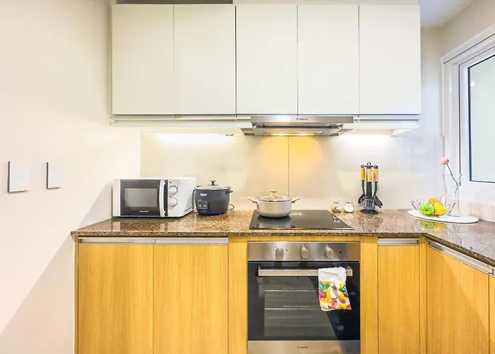Deluxe 1, 2, & 3 Bedroom - Ocean, & View Near The Entertainment